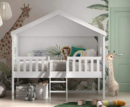 Hussäng 90x200 vit med stege – upphöjd i FSC-certifierad furu med lekyta under